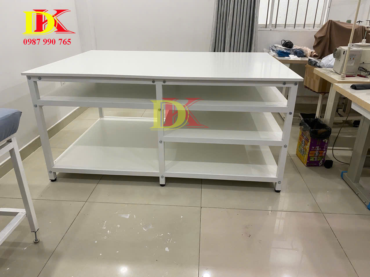Bàn cắt vải cho nhà thiết kế