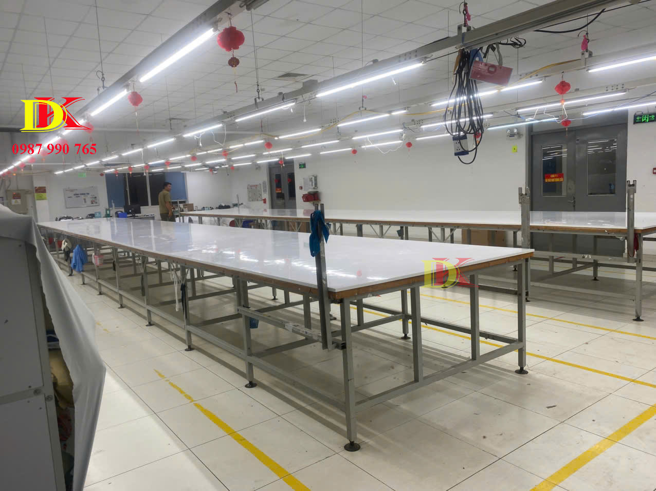 Thay mặt bàn cắt vải