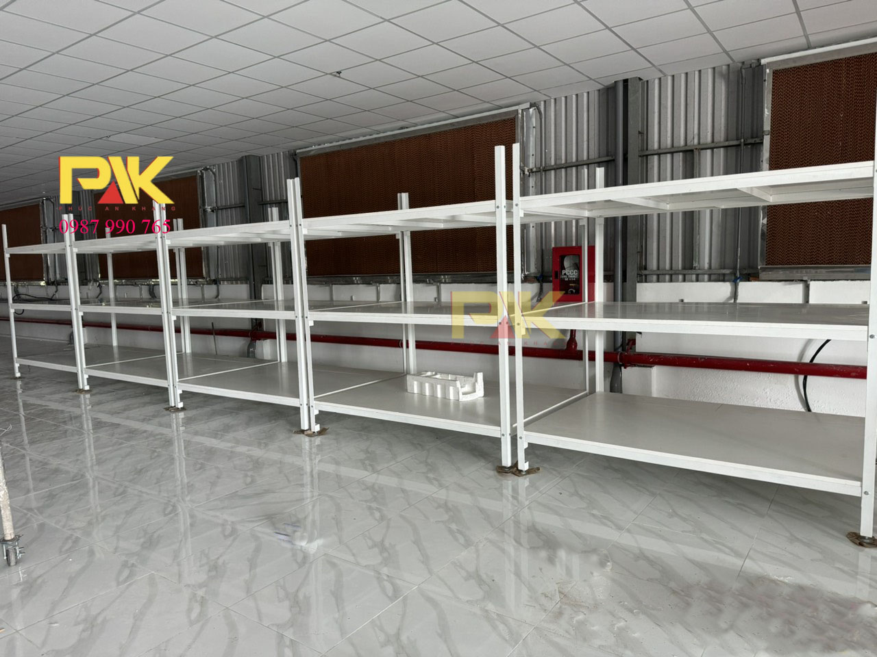 Kệ để vải cuộn 3 tầng Kệ để vải cuộn 3 tầng